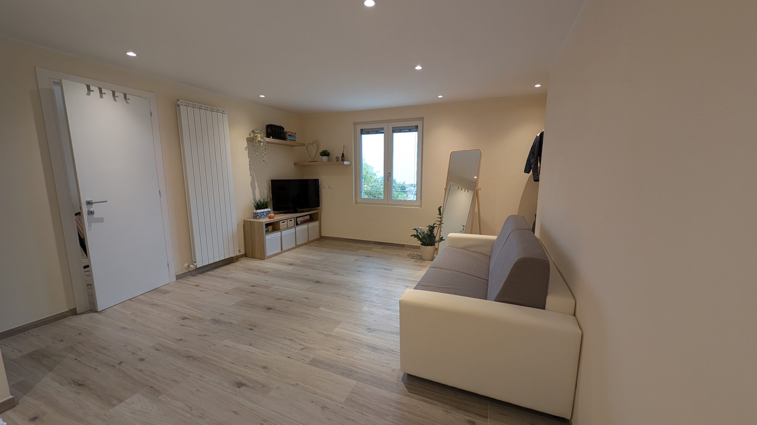 Home pxl 20251004 162220833